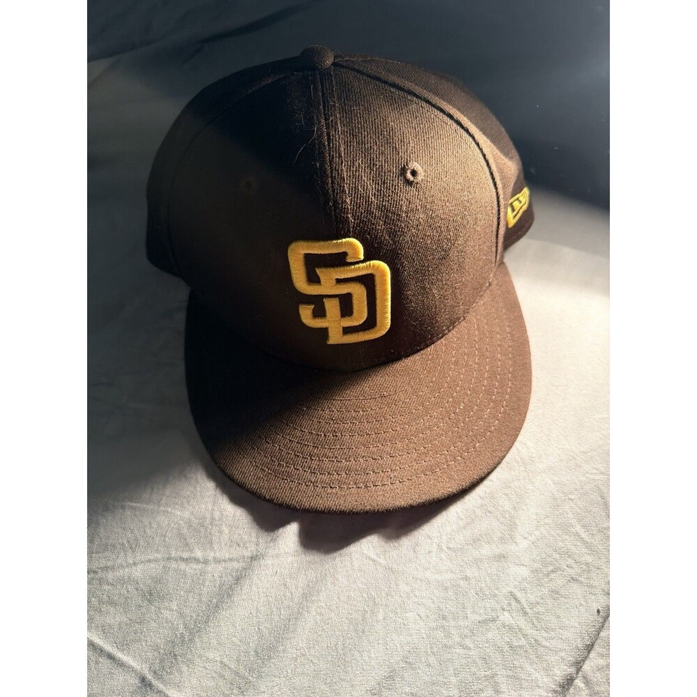 New Era San Diego Padres 59FIFTY fitted hat in brown with a yellow logo One Size